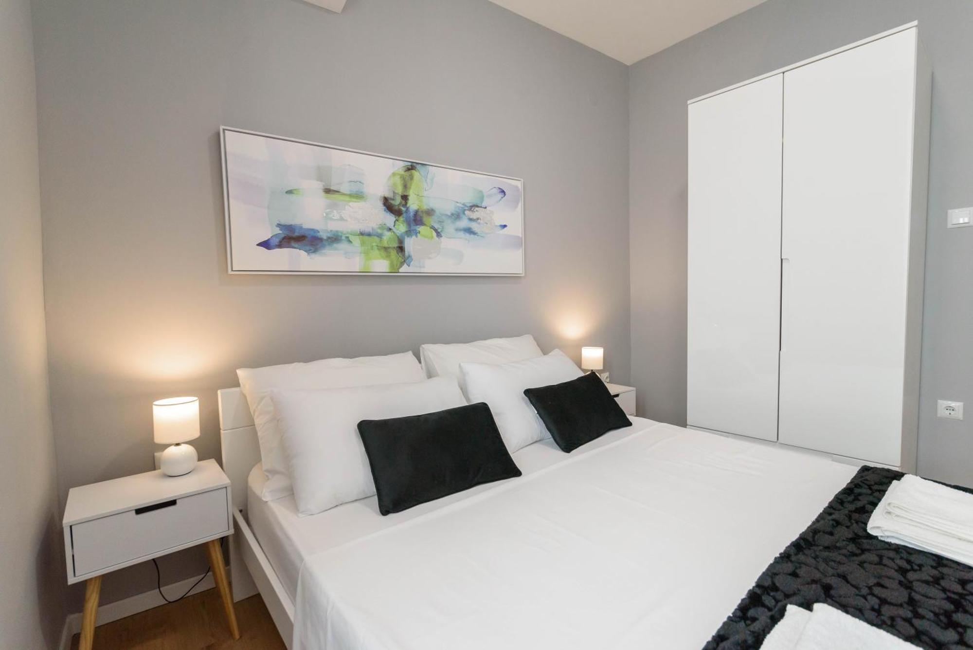 Apartment Poluotok 2 *