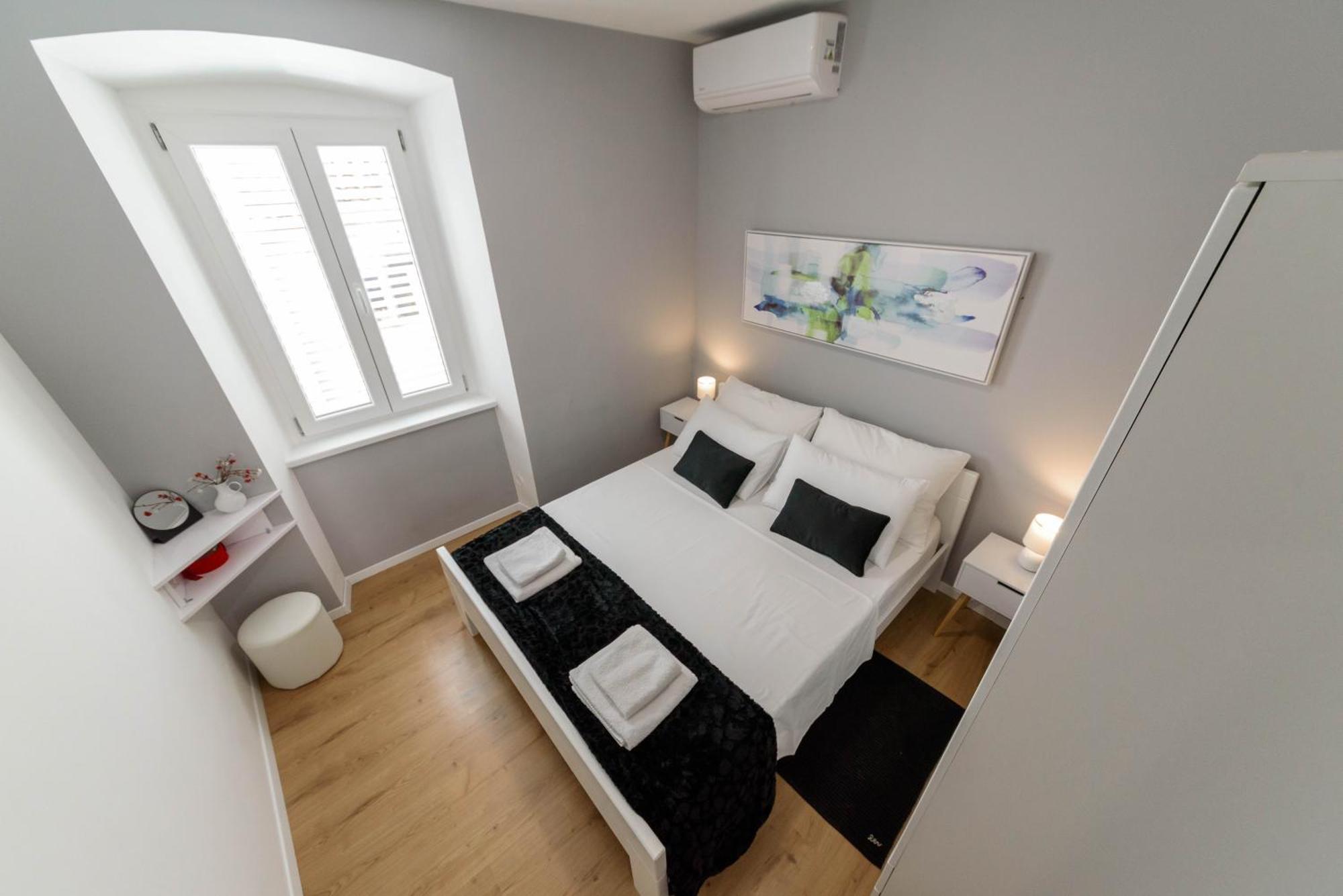 Poluotok 2 Apartman Zára